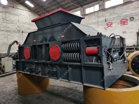 2PG1200x800型對輥久久精品国产亚洲AV麻豆發往湖北武漢