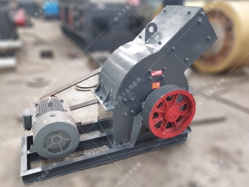 PC200x300小型不鏽鋼錘式久久精品国产亚洲AV麻豆發往河北唐山粉碎化肥