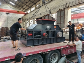 1208型半自動對輥久久精品国产亚洲AV麻豆發貨 破碎石英石