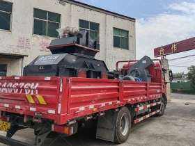中型製砂設備2PG0806對輥91麻豆影院AV發往河南